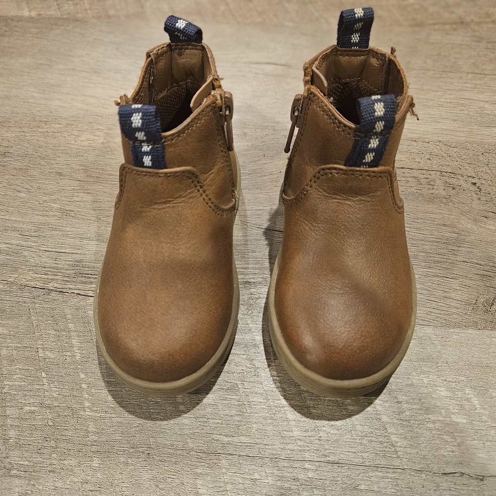 Cat and Jack Brown Chelsea Toddler Boots size 5.